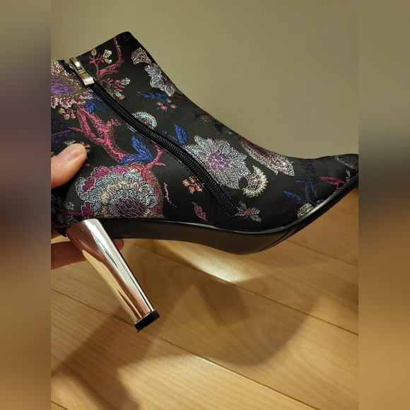 Ankle boots - Picture 3 of 5